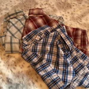 3 wrangler long sleeve shirts.
